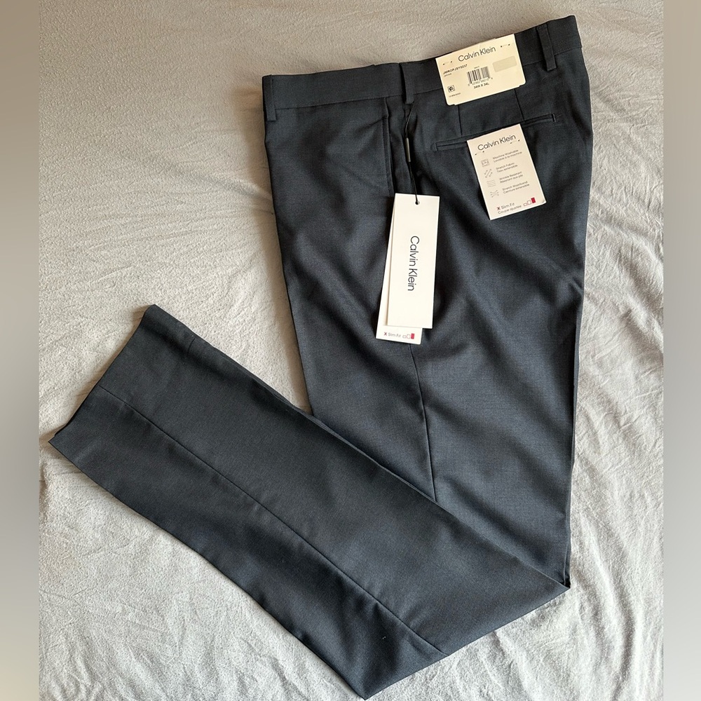 NWT Calvin Klein Men's Slim Fit 34x34 Flat Front Navy Dress Pants JMROPJSY0237